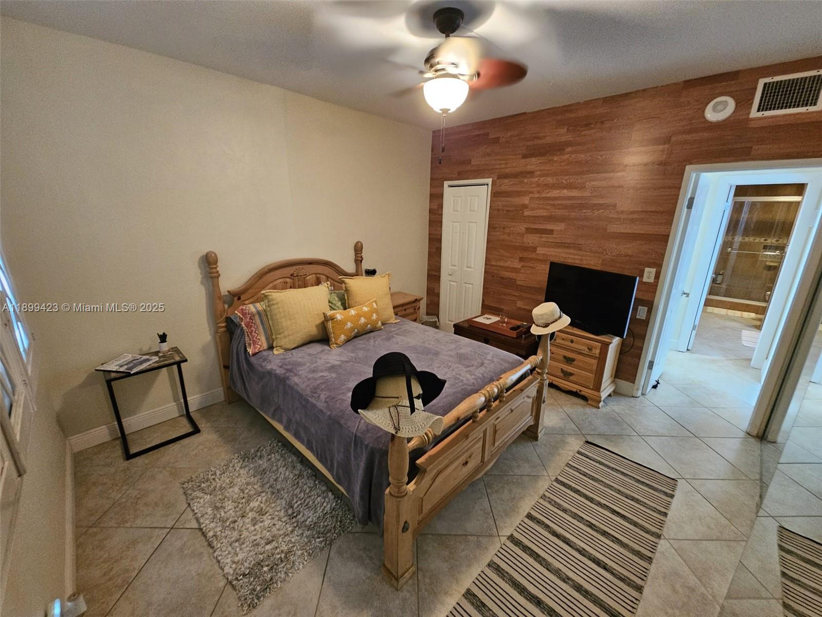 1015 2 / 2 1132 sq. ft. $ 2025-11-13 0 Photo