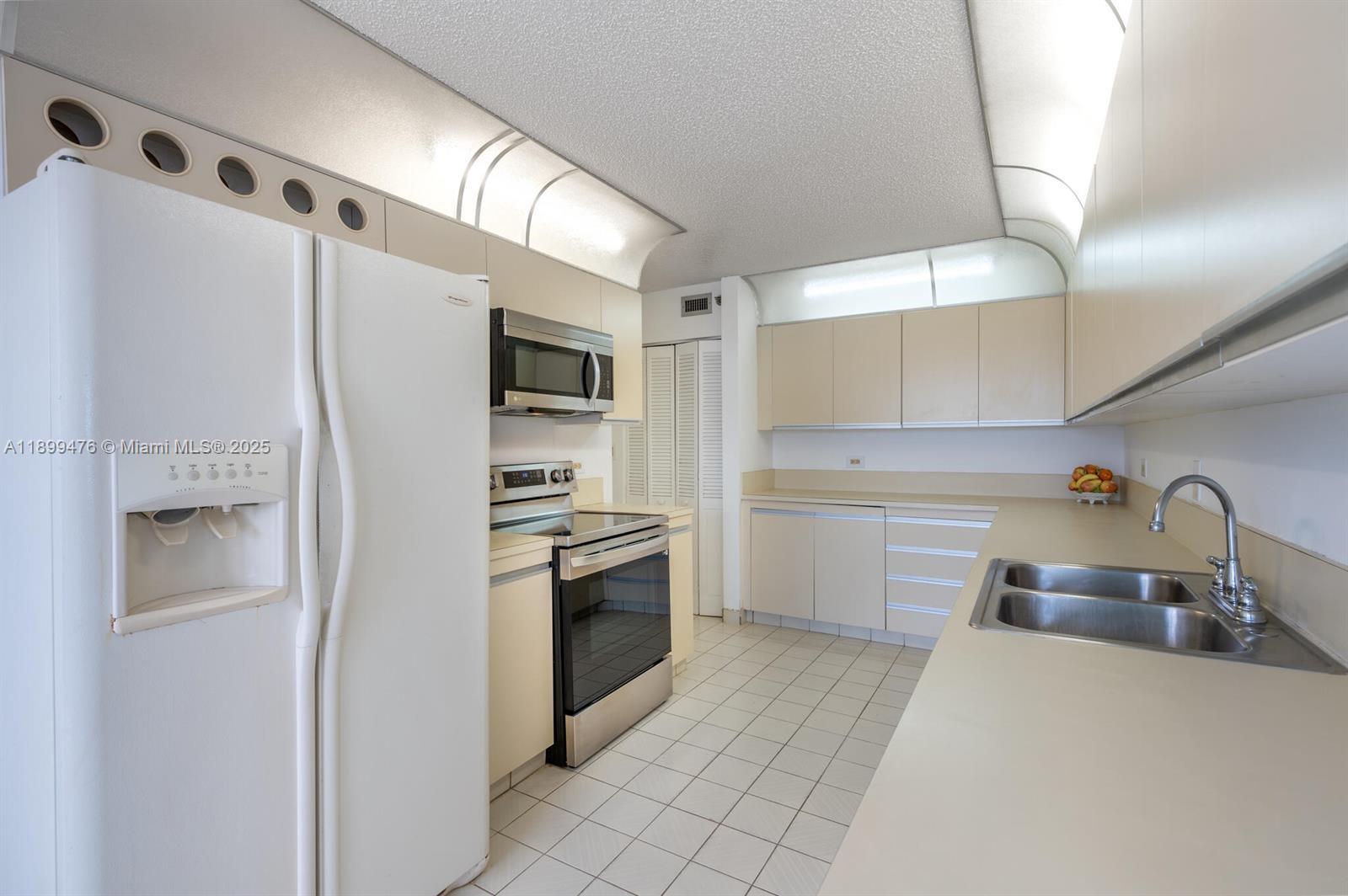 Photo of 1201 Ocean Dr  #1911N, Hollywood, Florida, 33019 -
