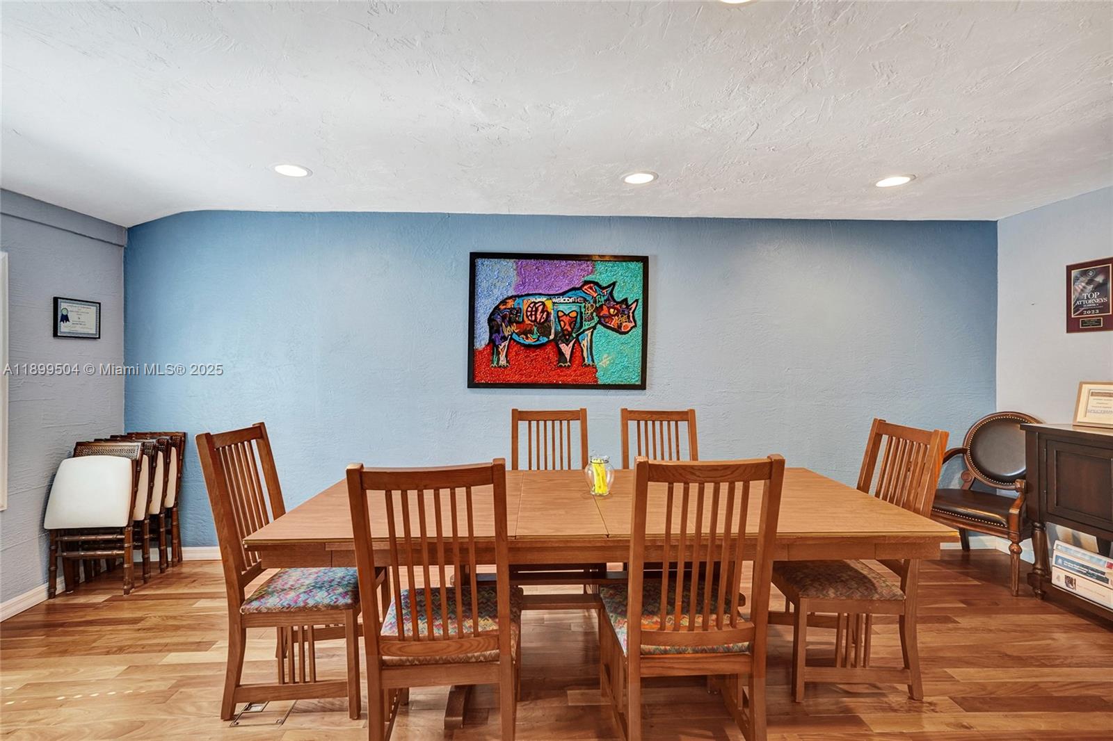 Подробнее / кв.футов $ 2025-10-20 0 Фото