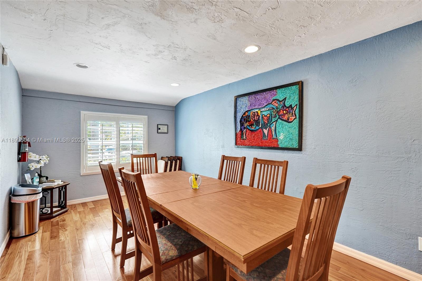 Подробнее / кв.футов $ 2025-10-20 0 Фото