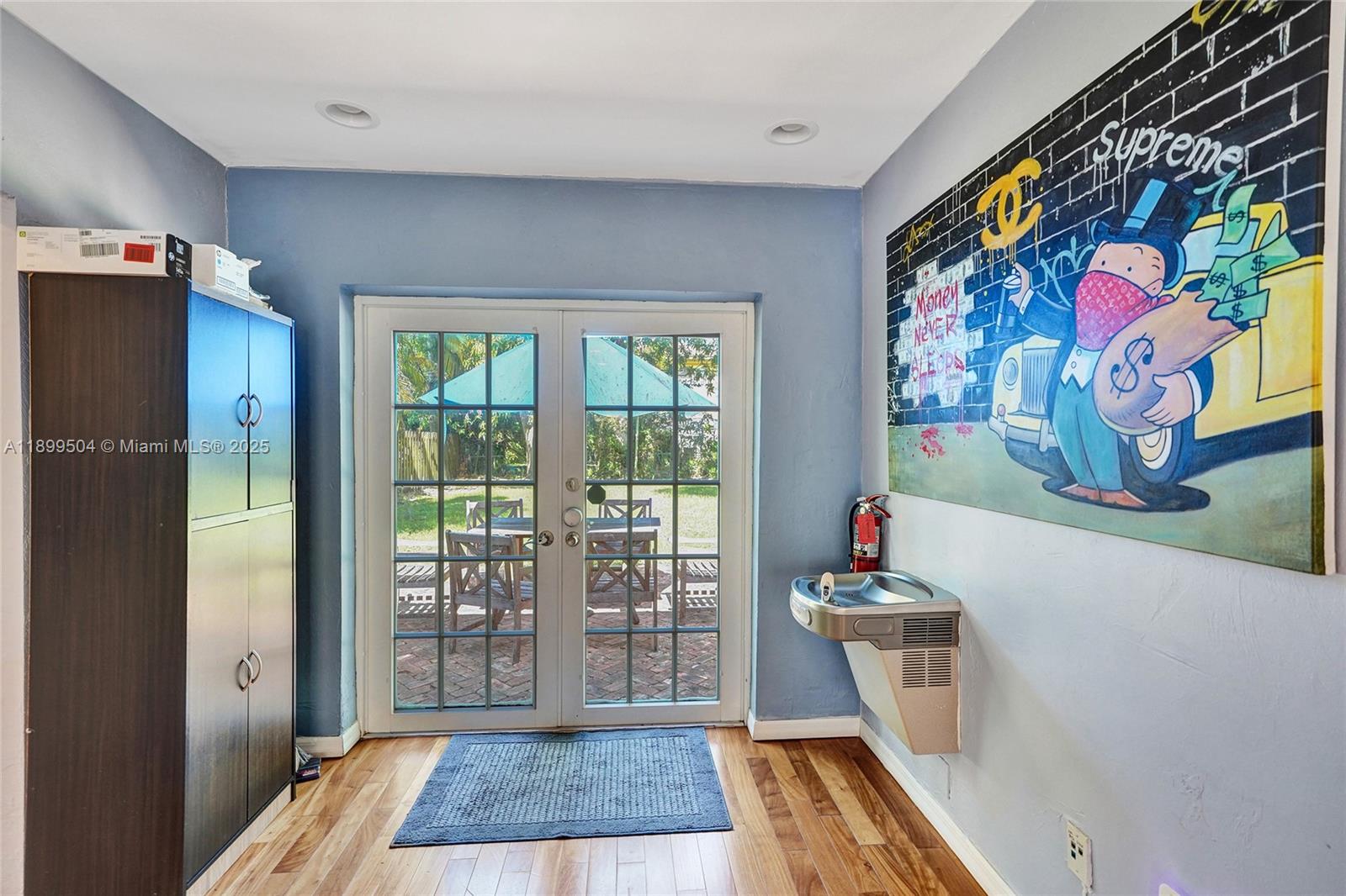 Подробнее / кв.футов $ 2025-10-20 0 Фото