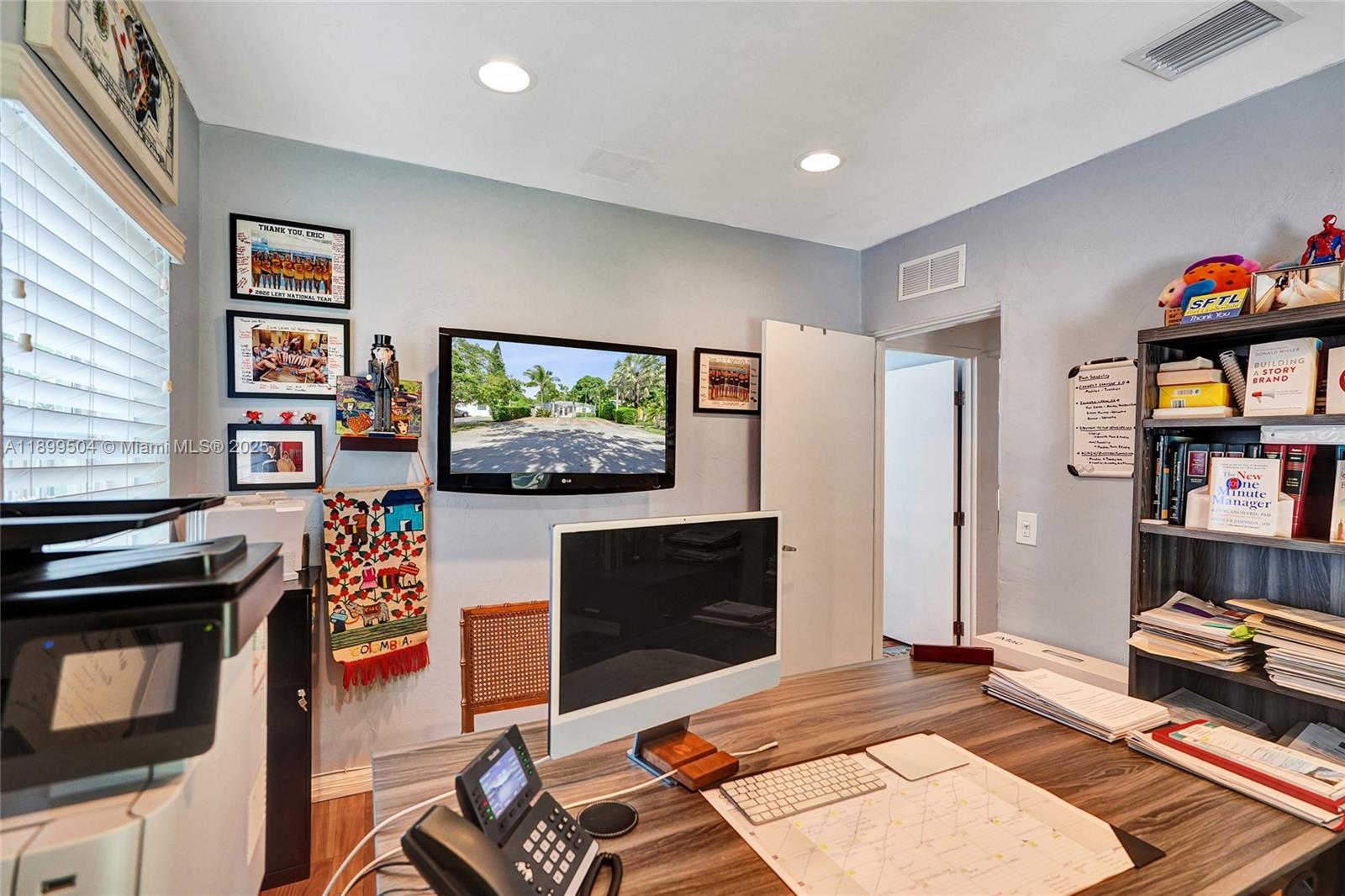 Подробнее / кв.футов $ 2025-10-20 0 Фото