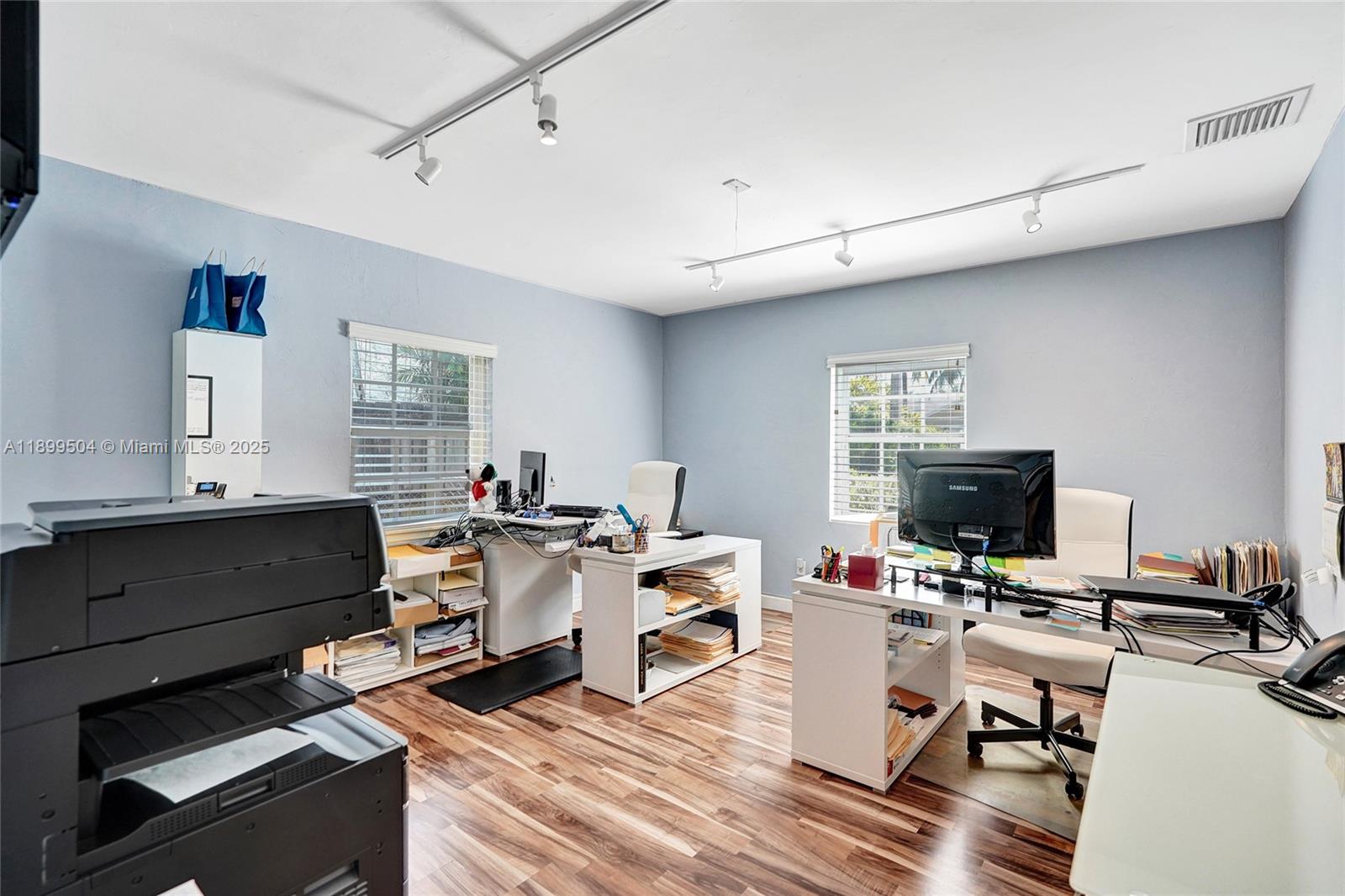 Подробнее / кв.футов $ 2025-10-20 0 Фото