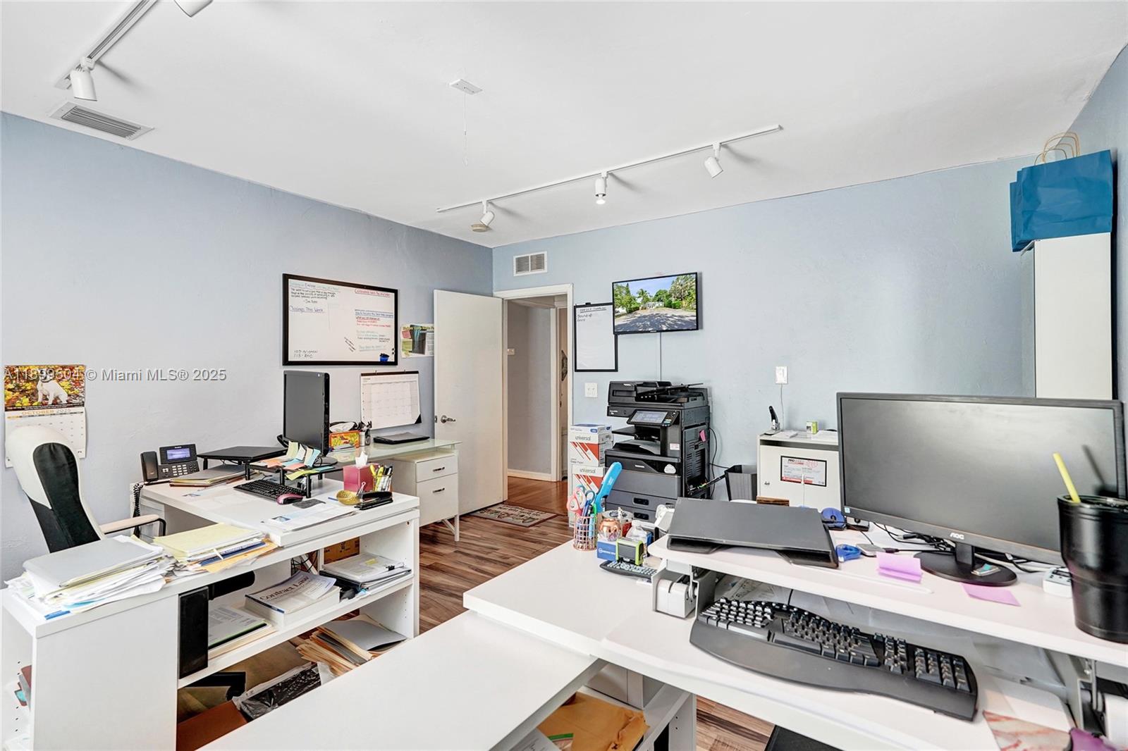 Подробнее / кв.футов $ 2025-10-20 0 Фото