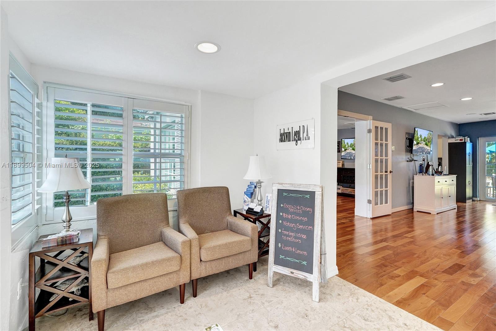 Подробнее / кв.футов $ 2025-10-20 0 Фото