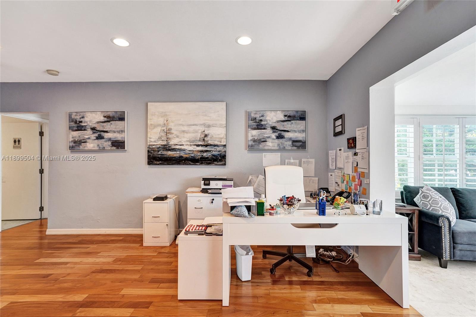 Подробнее / кв.футов $ 2025-10-20 0 Фото