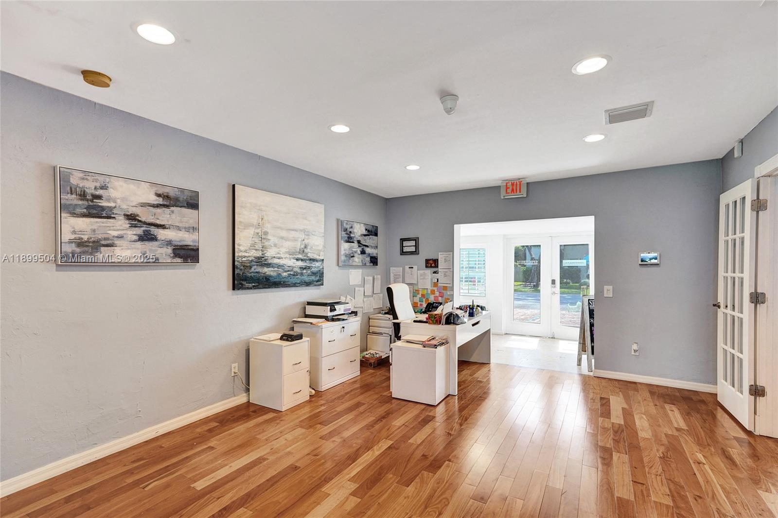 Подробнее / кв.футов $ 2025-10-20 0 Фото