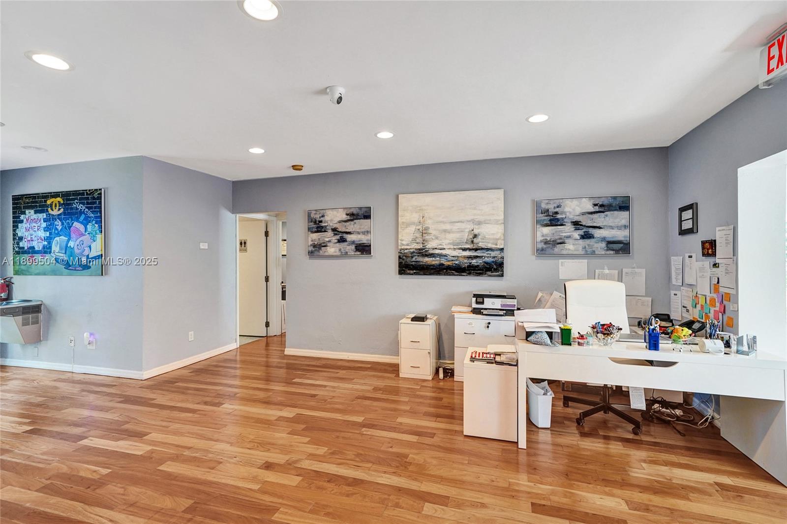 Подробнее / кв.футов $ 2025-10-20 0 Фото