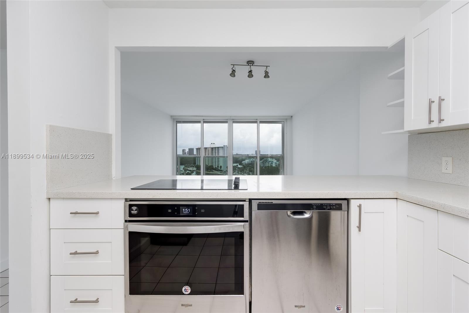 1102 1 / 2 991 sq. ft. $ 2025-10-20 0 Photo