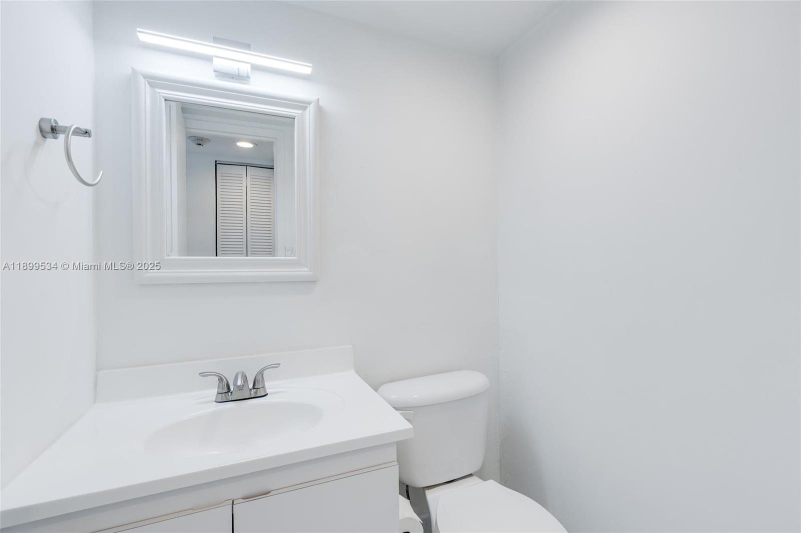 1102 1 / 2 991 sq. ft. $ 2025-10-20 0 Photo