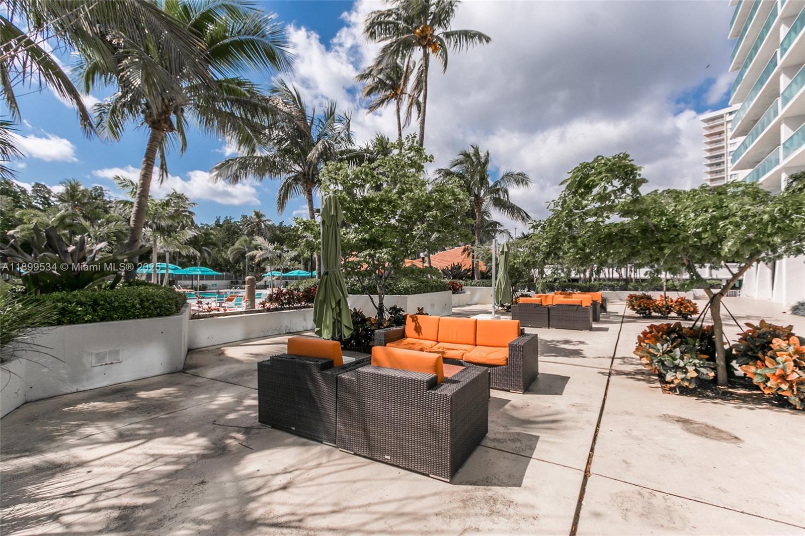 1102 1 / 2 991 sq. ft. $ 2025-10-20 0 Photo