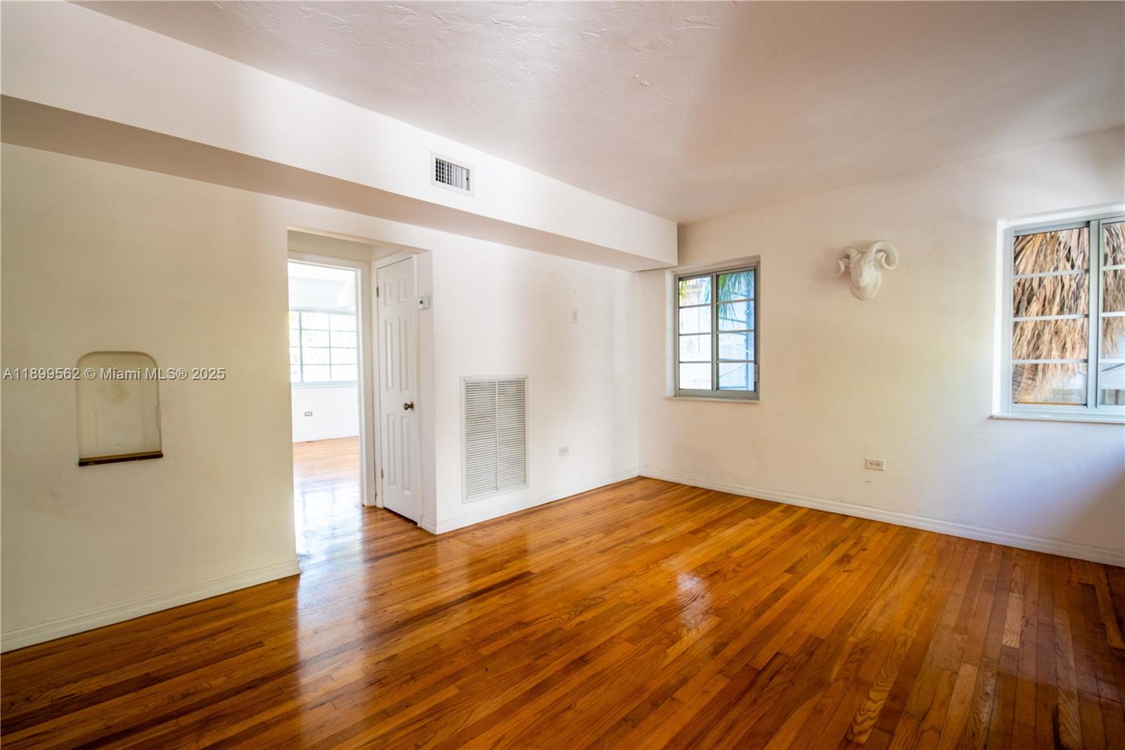 Ver detalles   /   sq. ft. $ 2025-10-20 0 foto