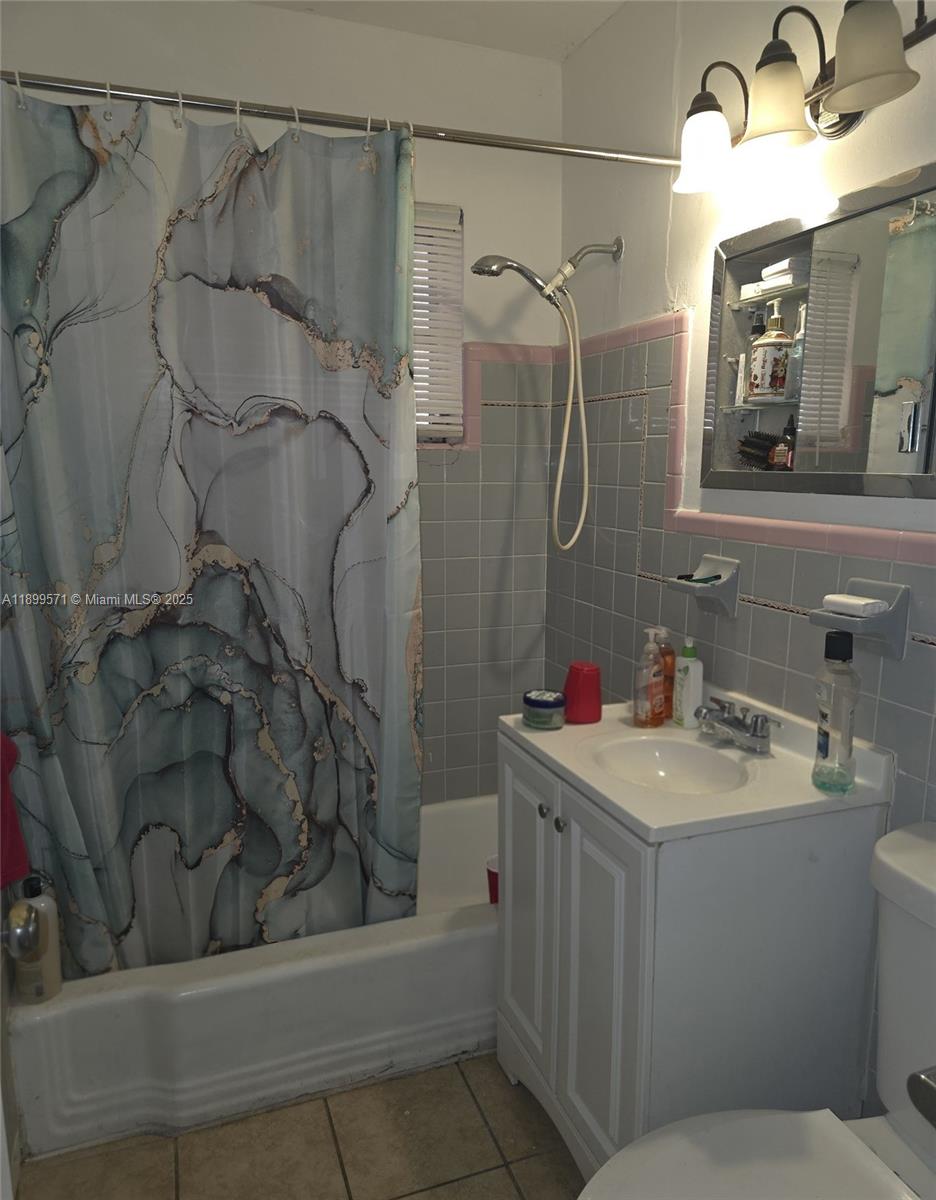 Ver detalles   /  3338 sq. ft. $ 2025-10-20 0 foto