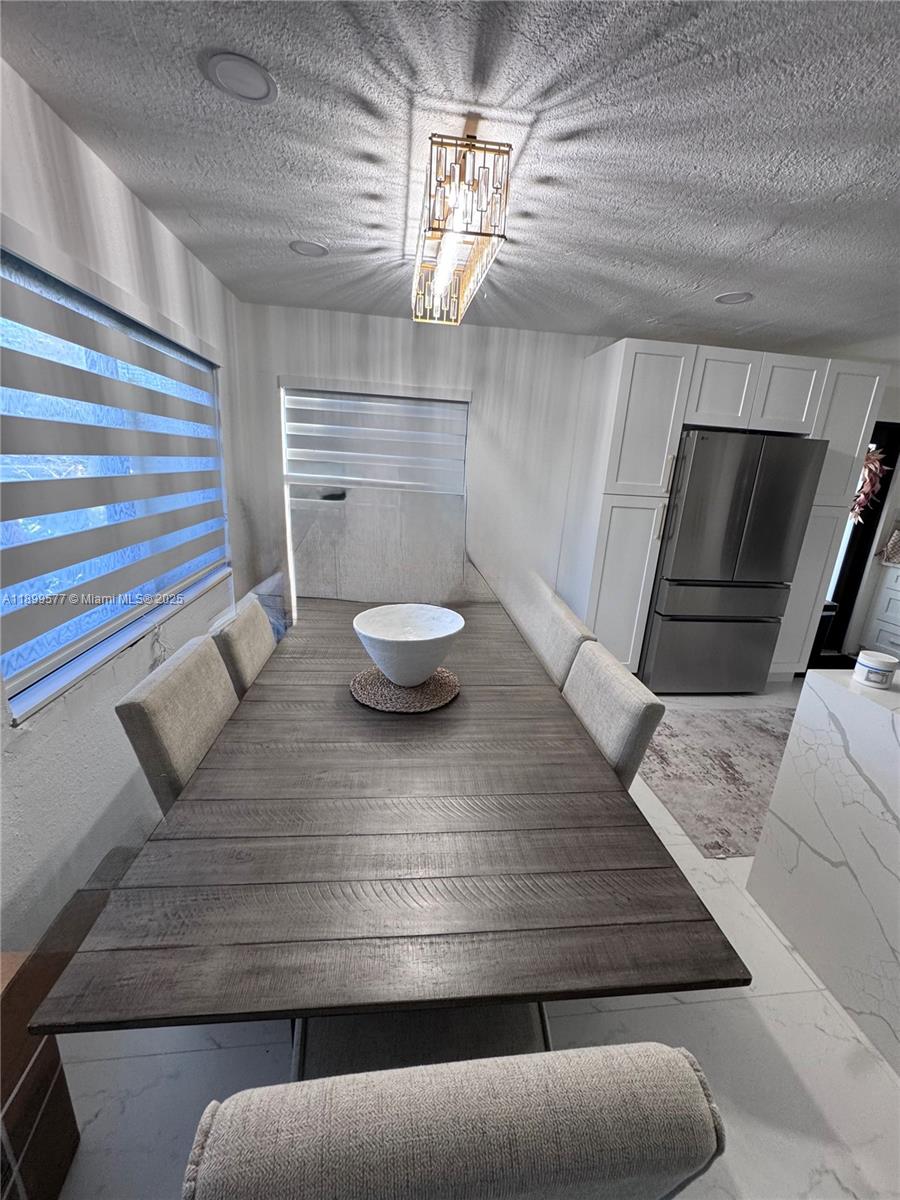   /  1596 sq. ft. $ 2025-10-20 0 Photo