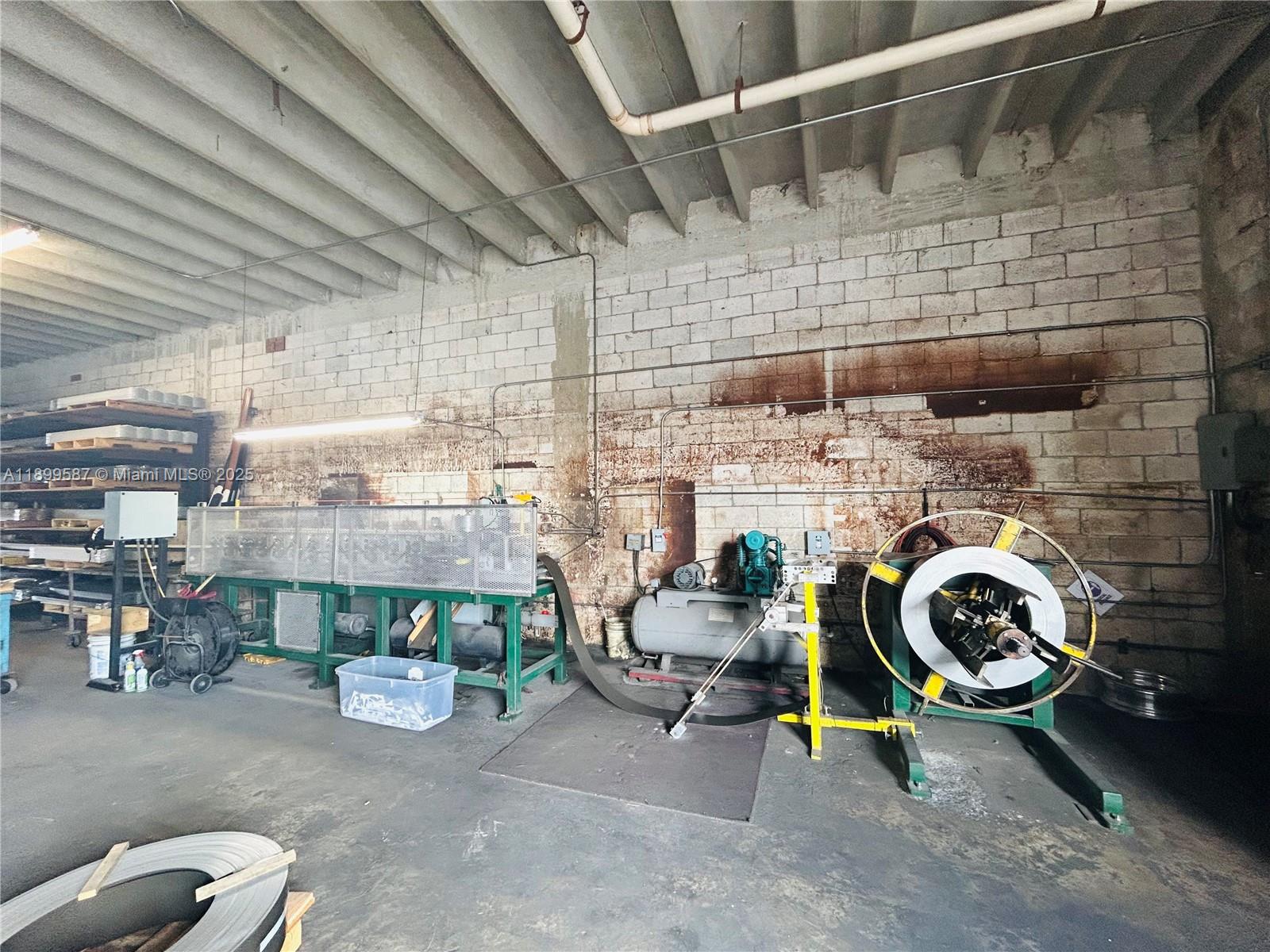 Подробнее   /   кв.футов $ 2025-10-20 0 Фото