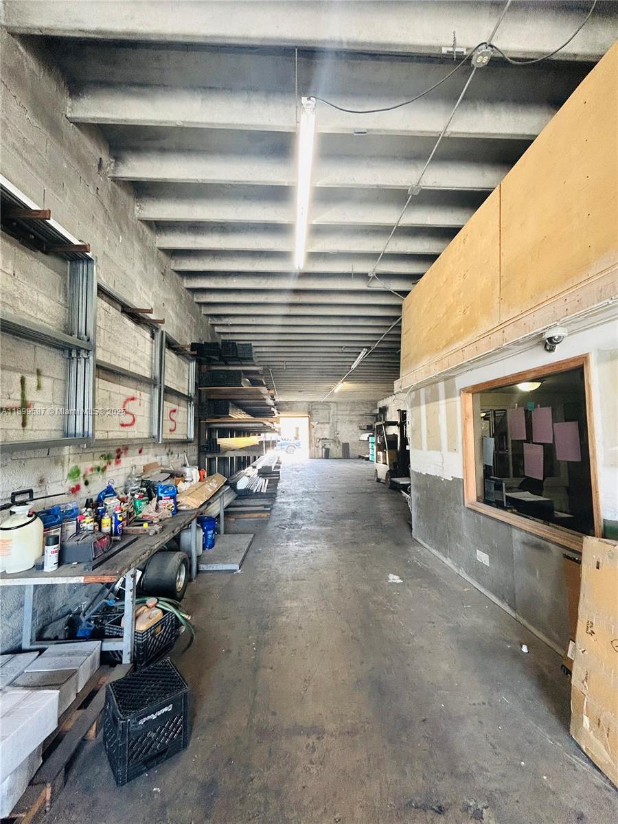 Подробнее   /   кв.футов $ 2025-10-20 0 Фото