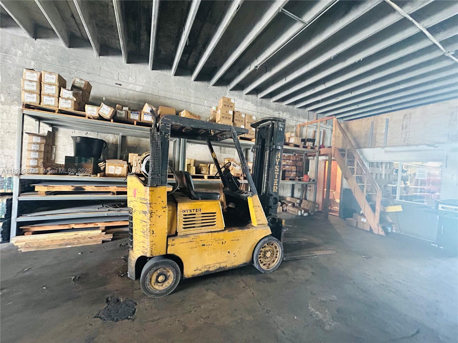 Подробнее   /   кв.футов $ 2025-10-20 0 Фото