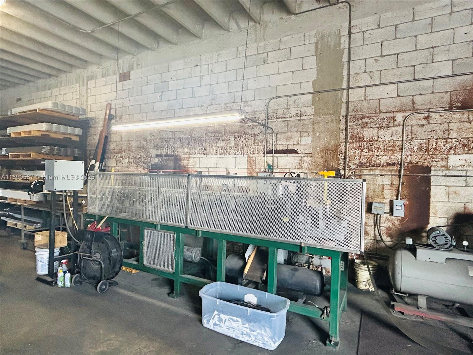 Подробнее   /   кв.футов $ 2025-10-20 0 Фото