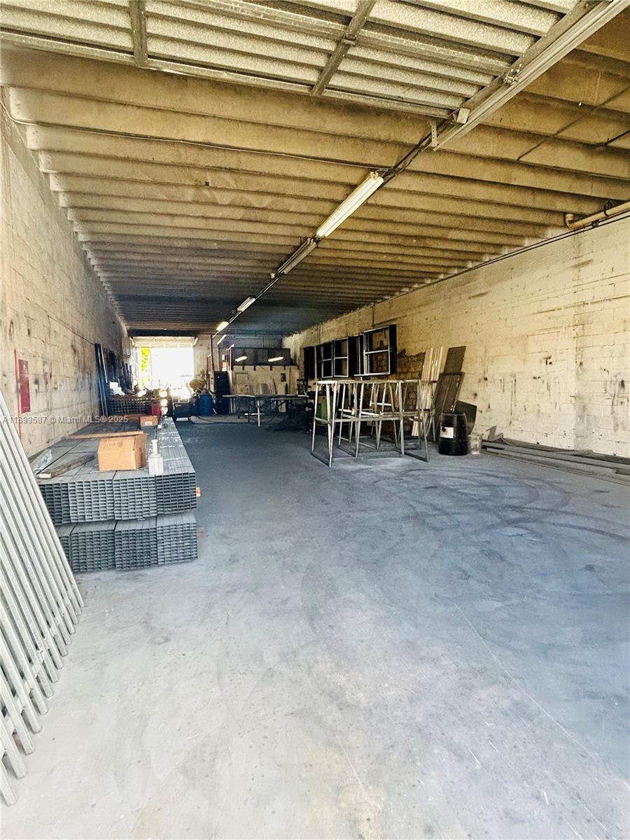 Подробнее   /   кв.футов $ 2025-10-20 0 Фото