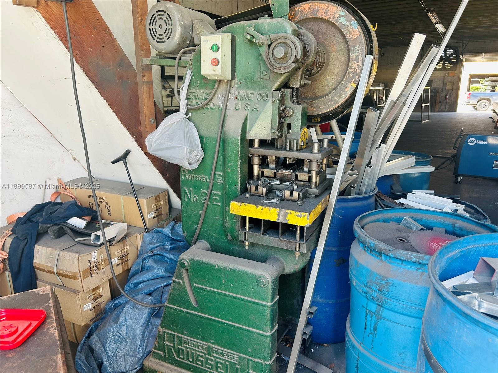 Подробнее   /   кв.футов $ 2025-10-20 0 Фото