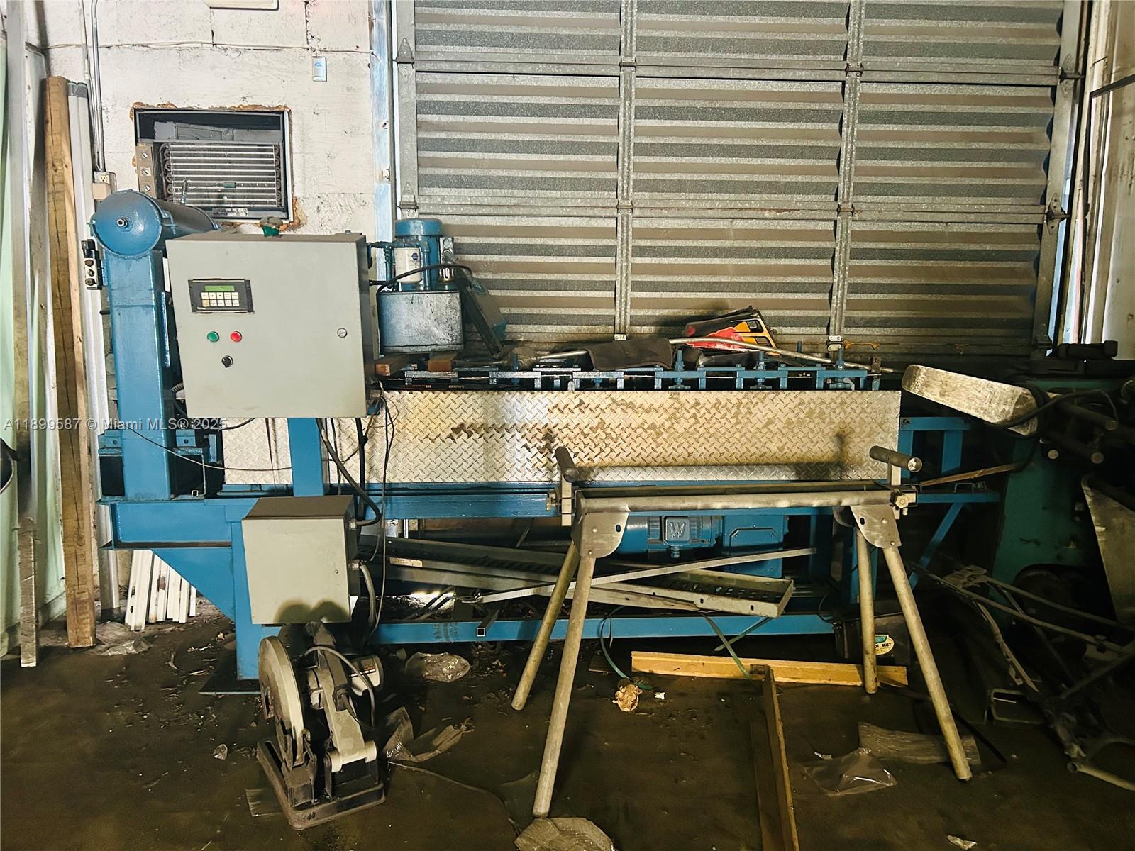 Подробнее   /   кв.футов $ 2025-10-20 0 Фото