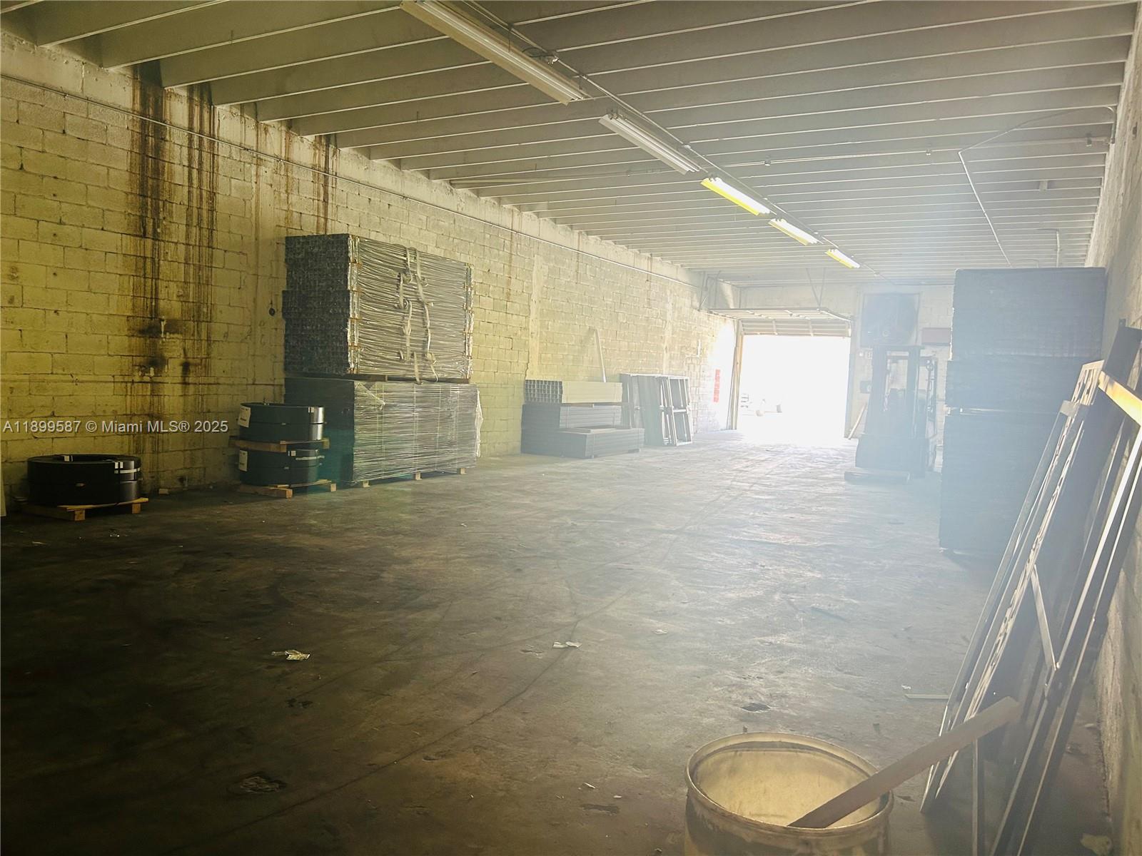 Подробнее   /   кв.футов $ 2025-10-20 0 Фото