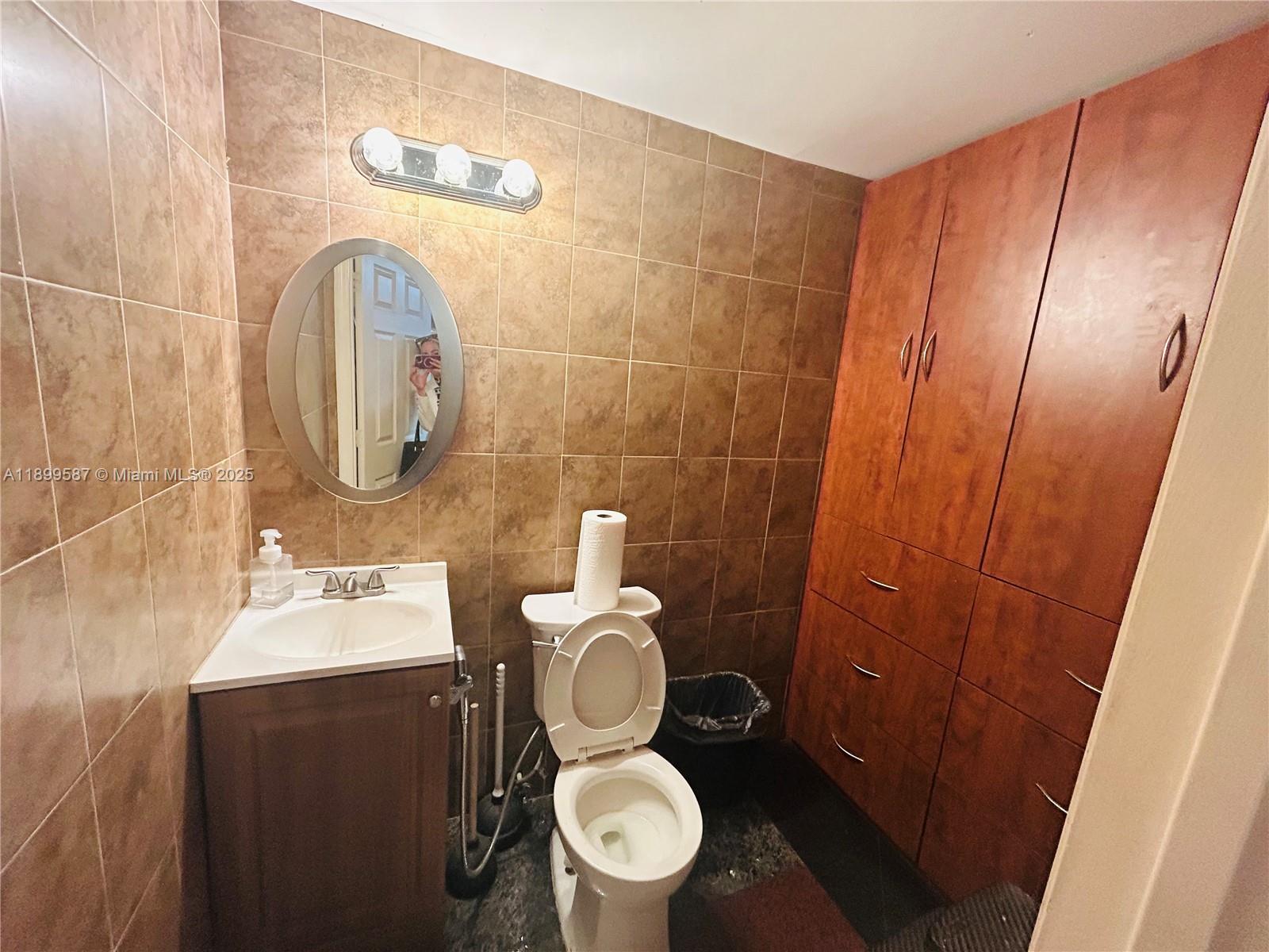 Подробнее   /   кв.футов $ 2025-10-20 0 Фото