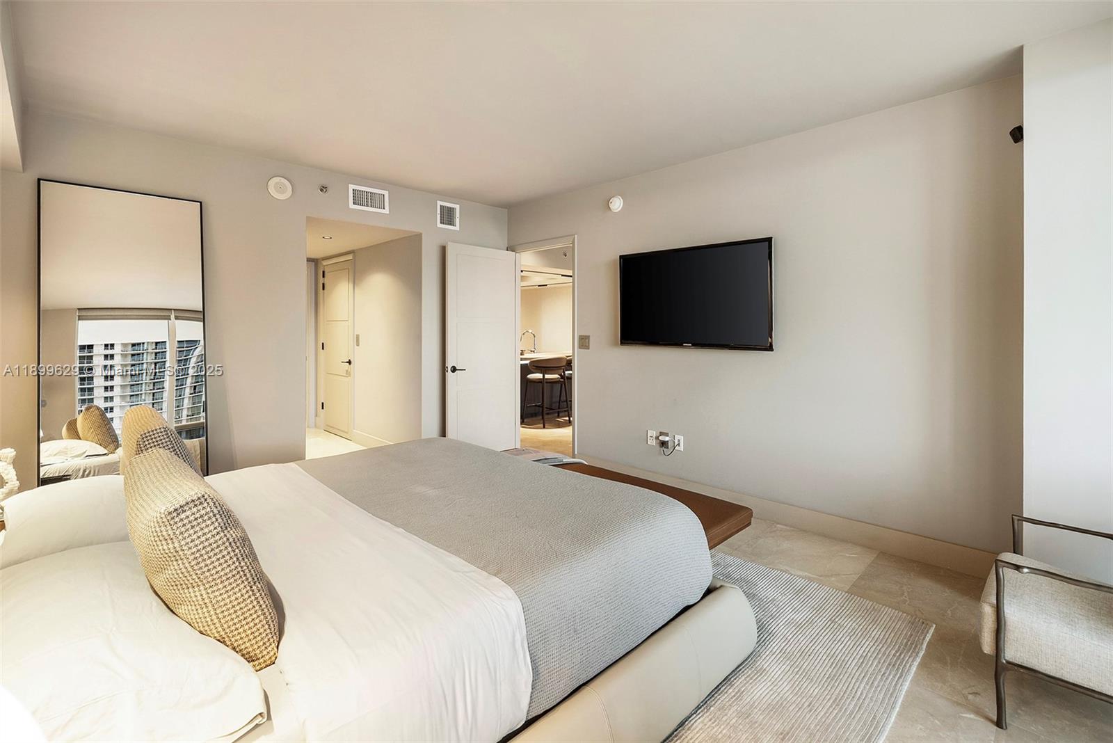 1810 2 / 2 1337 sq. ft. $ 2025-10-20 0 Photo