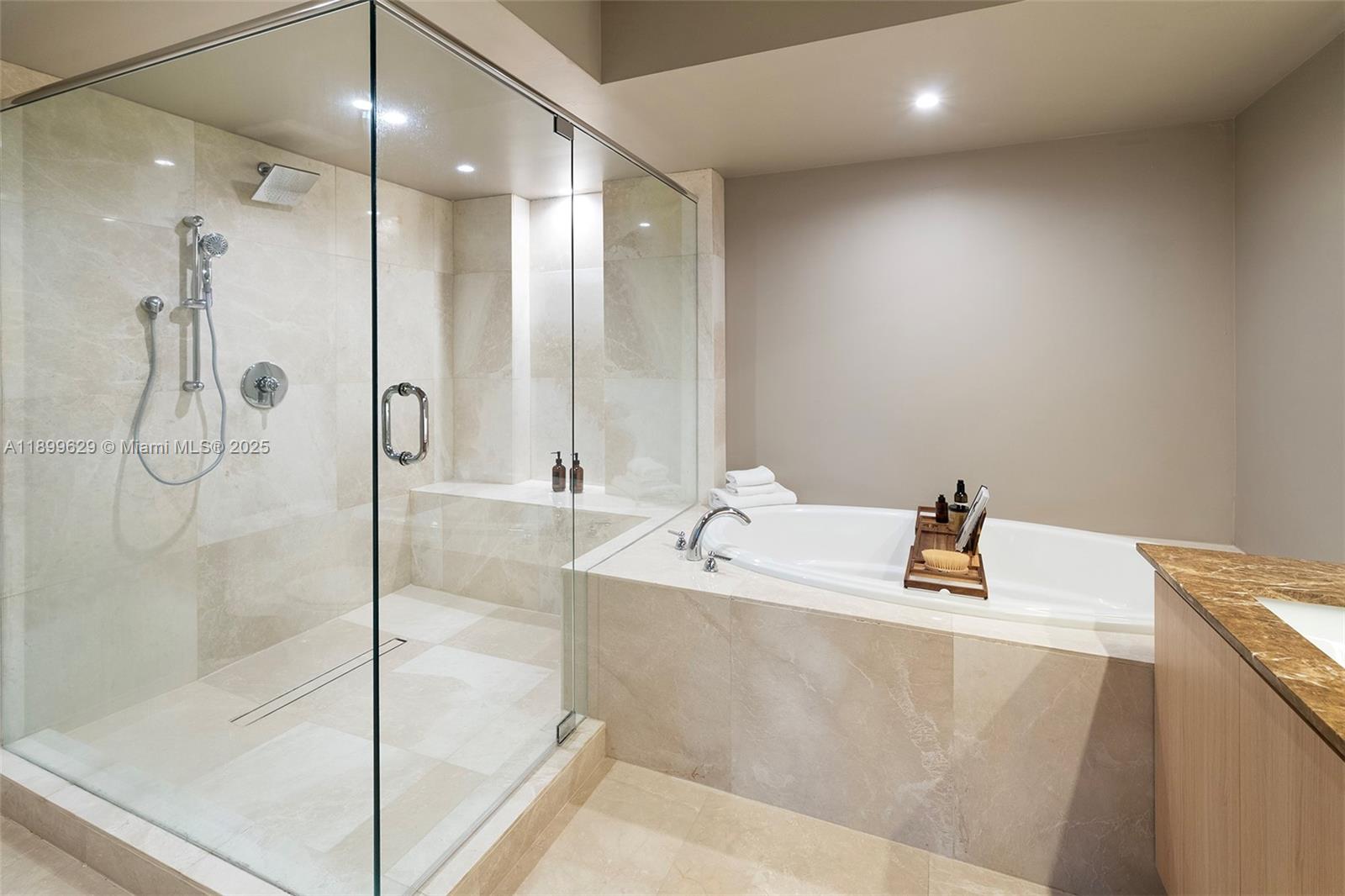 1810 2 / 2 1337 sq. ft. $ 2025-10-20 0 Photo