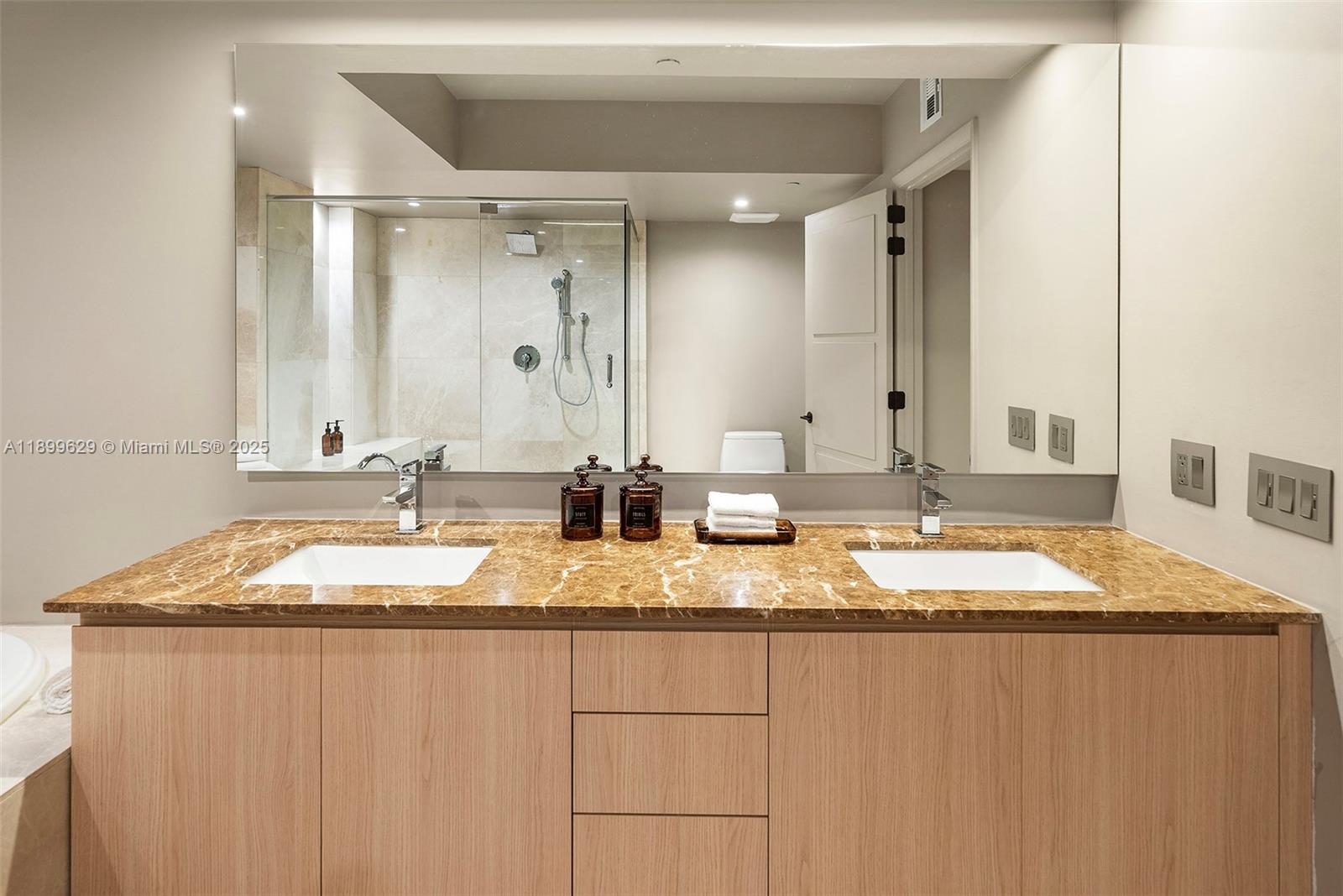 1810 2 / 2 1337 sq. ft. $ 2025-10-20 0 Photo