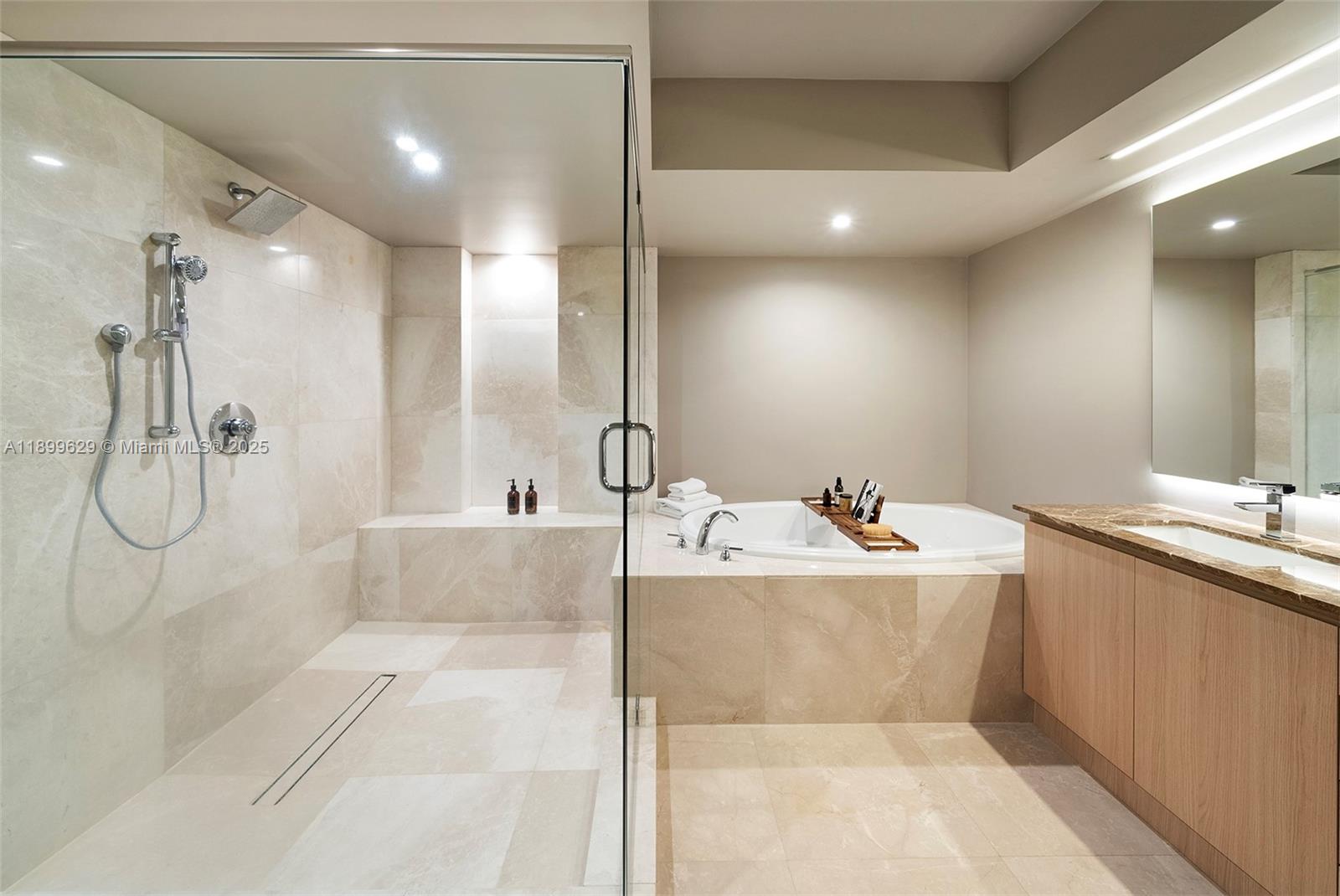 1810 2 / 2 1337 sq. ft. $ 2025-10-20 0 Photo