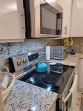 Ver detalles 810 2 / 2 1164 sq. ft. $ 2026-06-15 0 foto