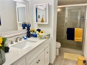 Ver detalles 810 2 / 2 1164 sq. ft. $ 2026-06-15 0 foto