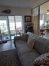 Ver detalles 810 2 / 2 1164 sq. ft. $ 2026-06-15 0 foto