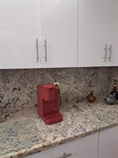 Ver detalles 810 2 / 2 1164 sq. ft. $ 2026-06-15 0 foto