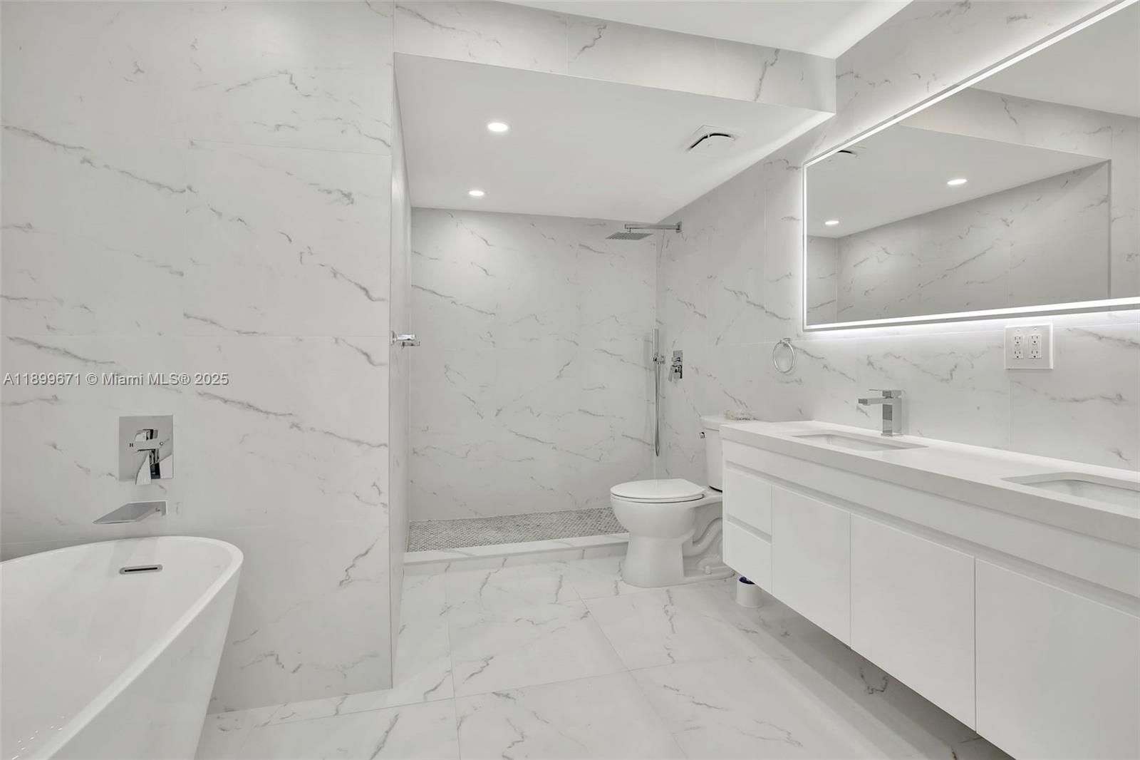 Photo of 9801 Collins Ave  #15X, Bal Harbour, Florida, 33154 - 