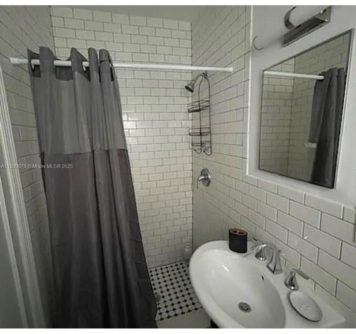 Подробнее   /  1526 кв.футов $ 2025-10-20 0 Фото