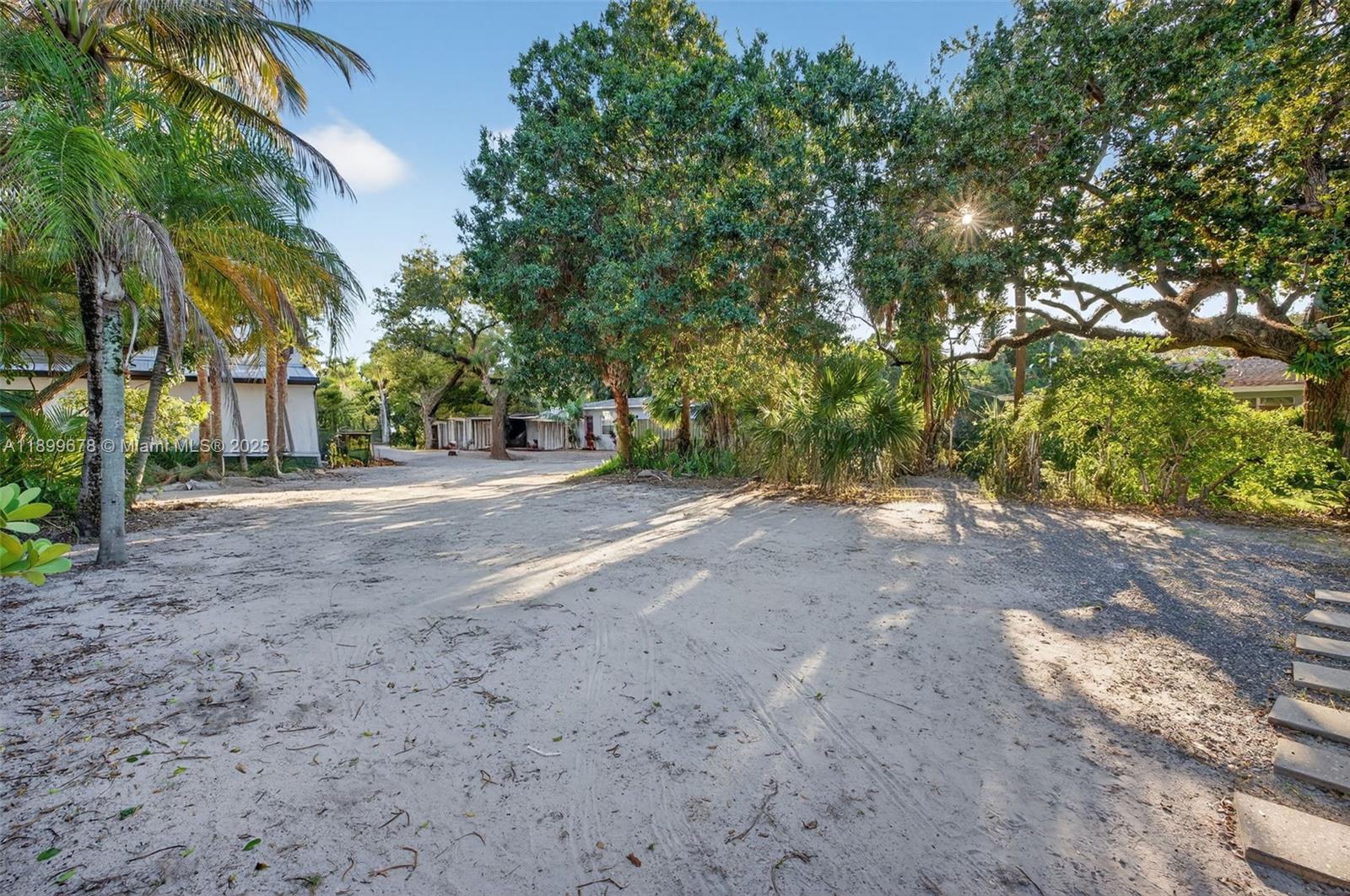 Подробнее   /  1526 кв.футов $ 2025-10-20 0 Фото