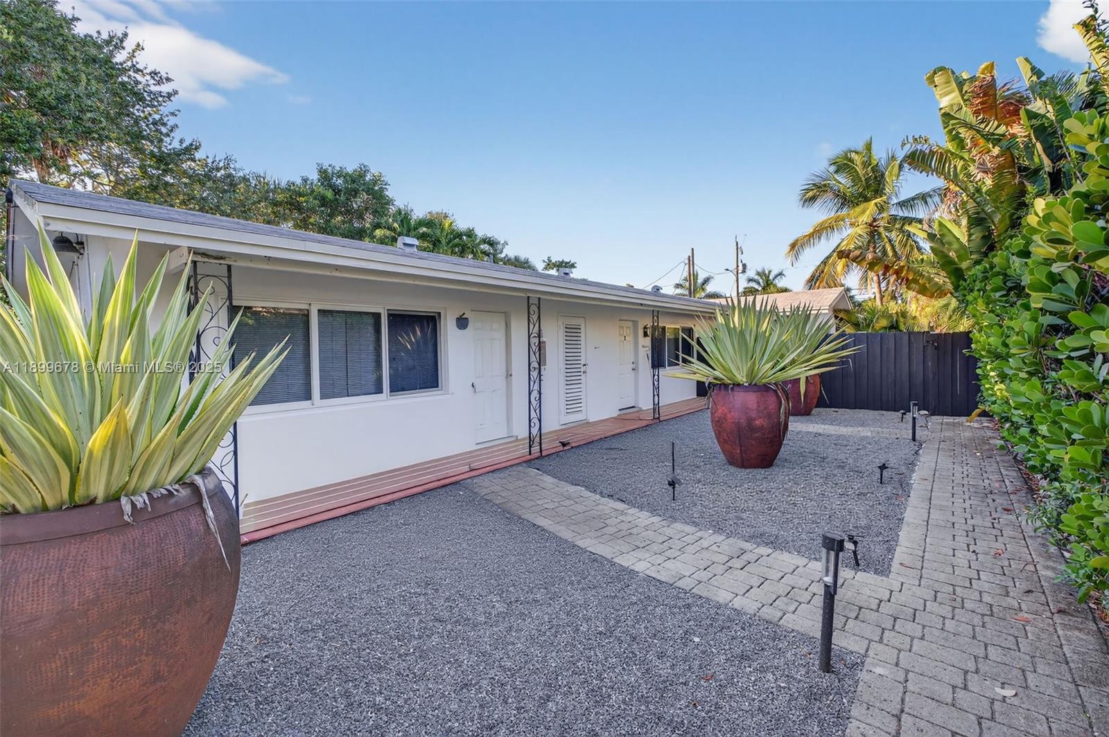 Подробнее   /  1526 кв.футов $ 2025-10-20 0 Фото