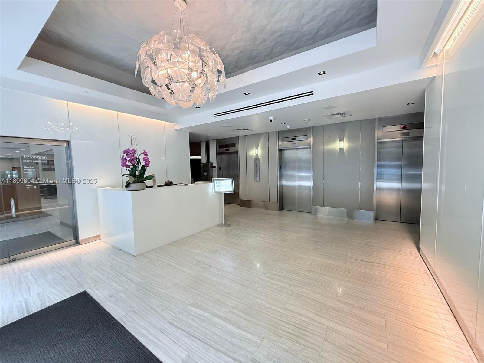 Ver detalles 208 / sq. ft. $ 2025-10-21 0 foto