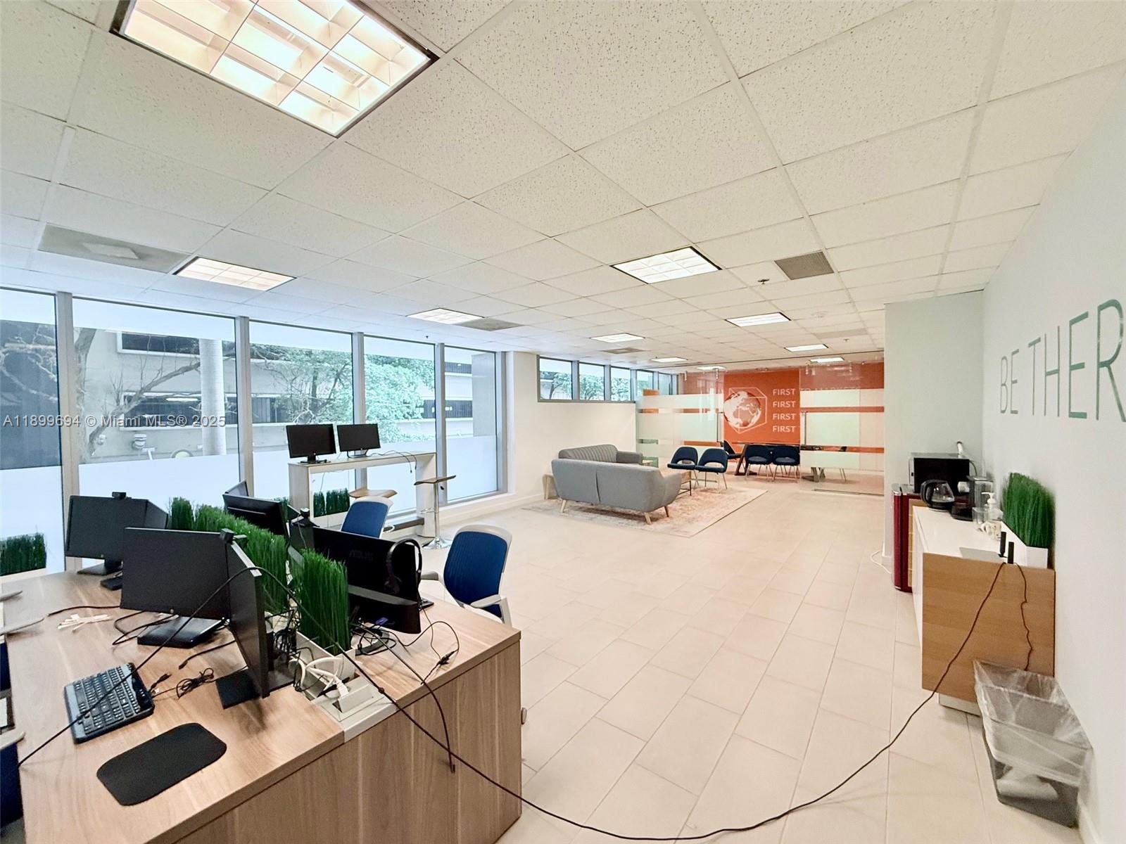 Ver detalles 208 / sq. ft. $ 2025-10-21 0 foto