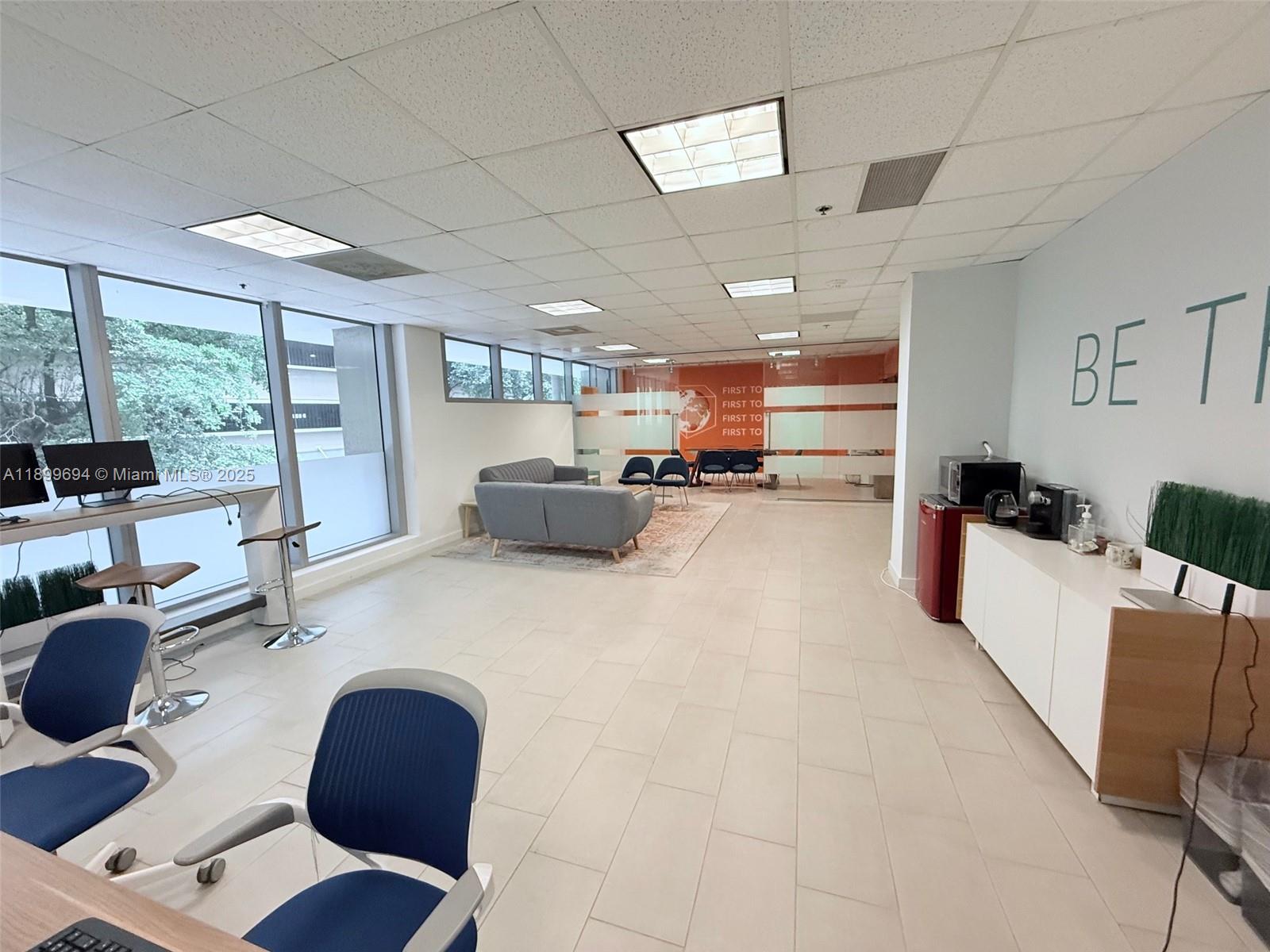 Ver detalles 208 / sq. ft. $ 2025-10-21 0 foto