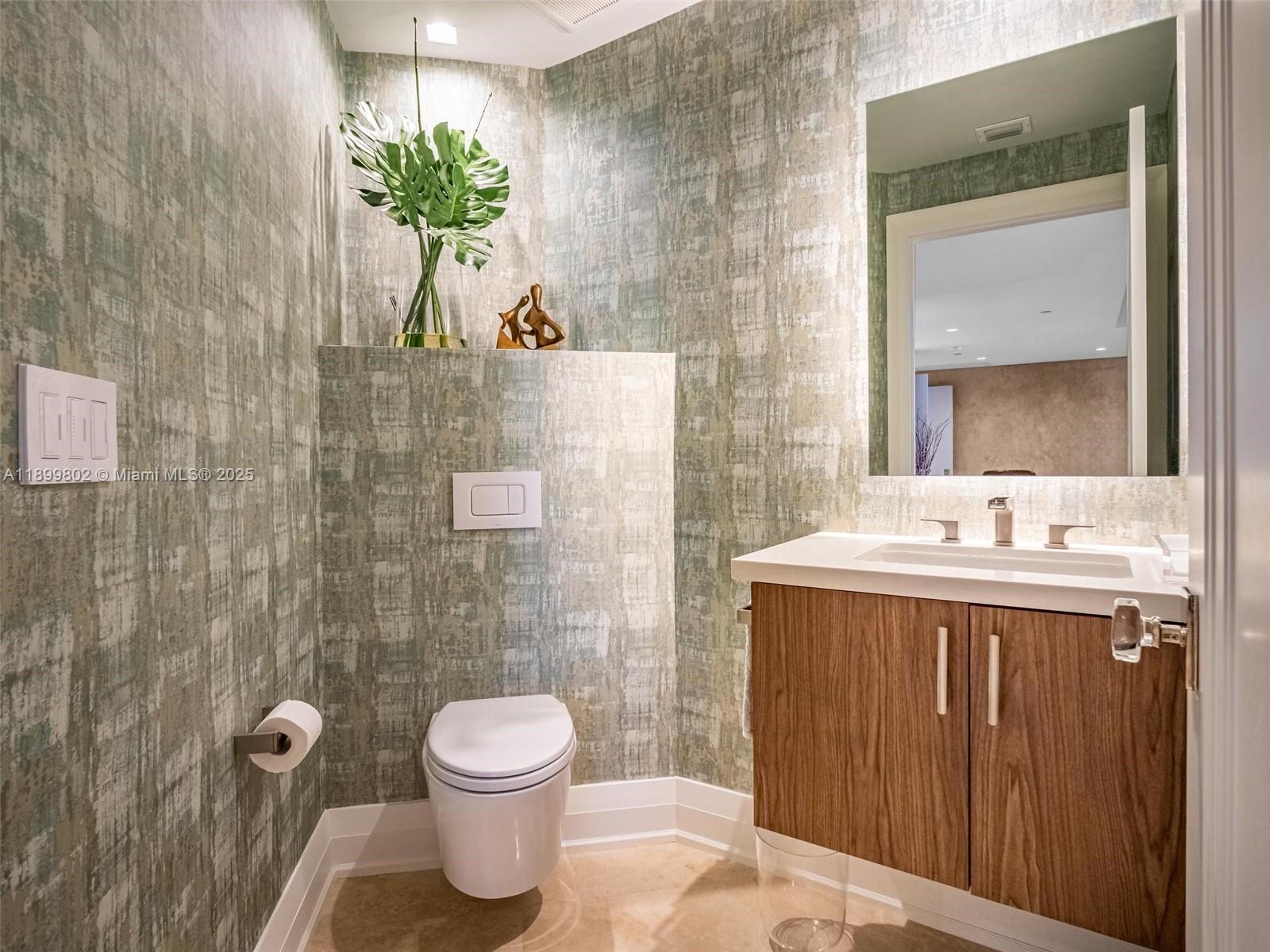 Photo of 3501 Ocean Dr  #6E, Hollywood, Florida, 33019 -