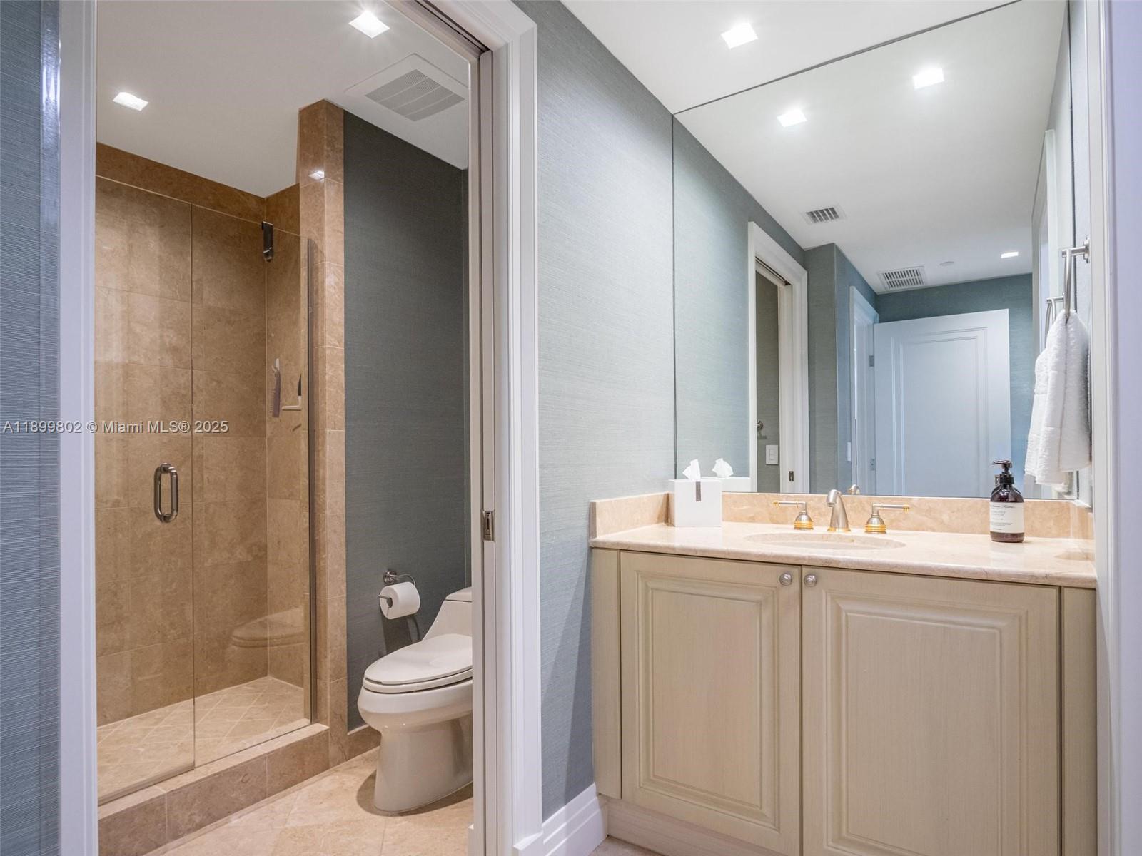 Photo of 3501 Ocean Dr  #6E, Hollywood, Florida, 33019 -