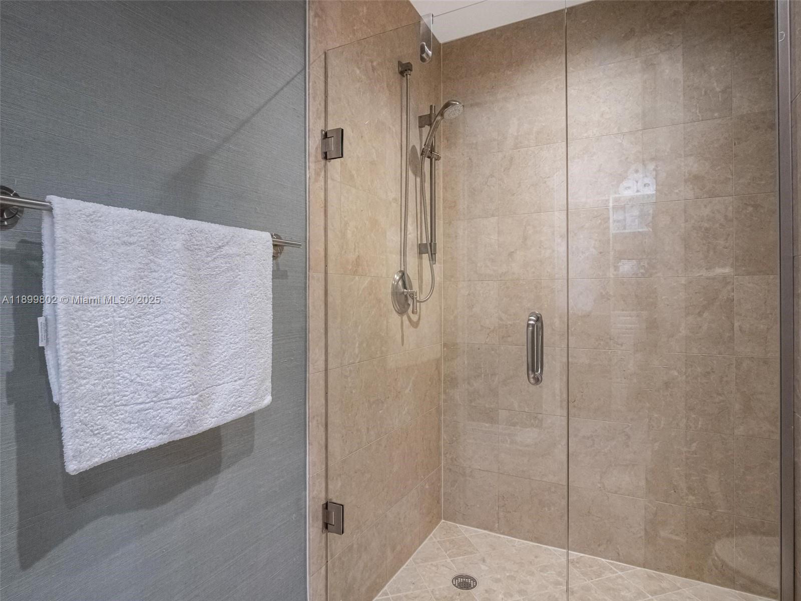 Photo of 3501 Ocean Dr  #6E, Hollywood, Florida, 33019 -