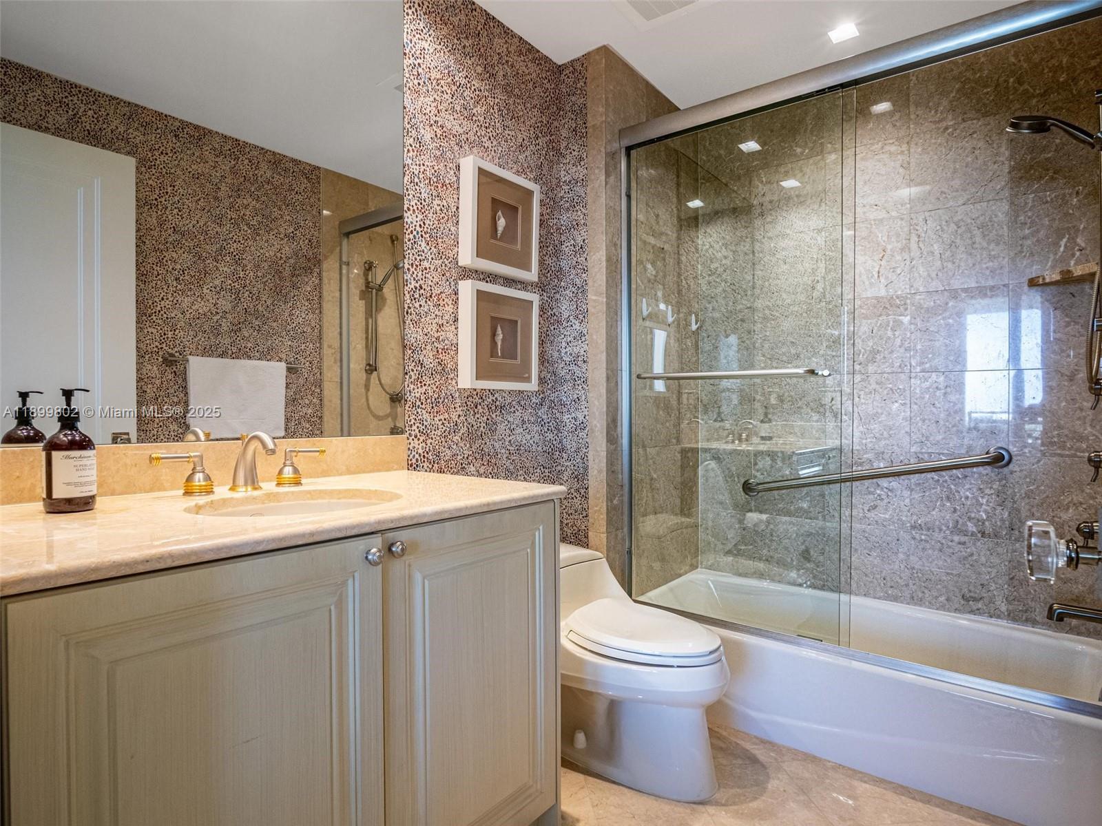 Photo of 3501 Ocean Dr  #6E, Hollywood, Florida, 33019 -