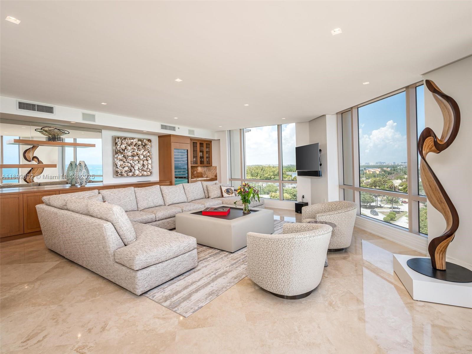 Photo of 3501 Ocean Dr  #6E, Hollywood, Florida, 33019 -