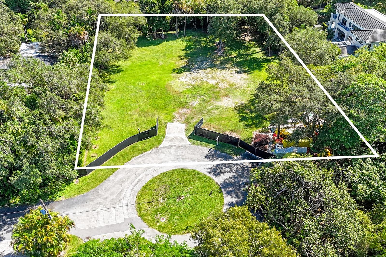   /   sq. ft. $ 2025-10-21 0 foto