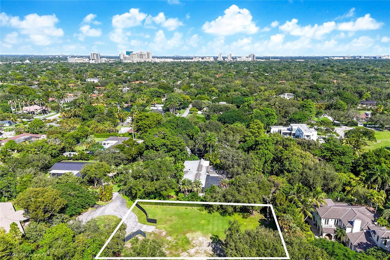   /   sq. ft. $ 2025-10-21 0 foto