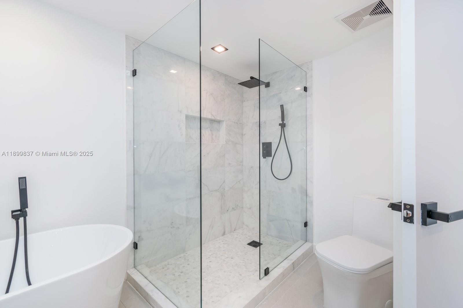 See details 2511 2 / 2 1140 sq. ft. $ 2025-10-26 0 Photo